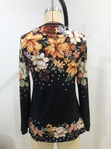 Elegant long sleeve floral V-neck T-shirt with bohemian pattern and star prints
