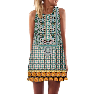Mini abito boho da donna senza maniche con stampe mandala e motivi floreali vivaci