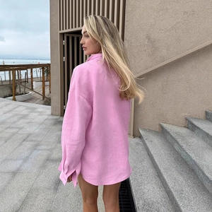 Camicia rosa oversize in lino da donna con taglio casual a maniche lunghe estivo