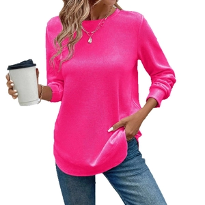 Women's rose pink waffle knit sweatshirt with long sleeves and round neck in loose fit