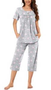 Détails du pyjama gris à motif étoiles pour femme avec boutons en bois et poches