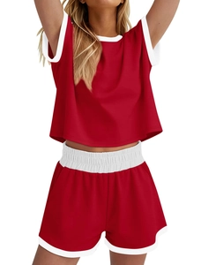 Détails de l'ensemble de détente rouge avec bordures blanches et taille élastique