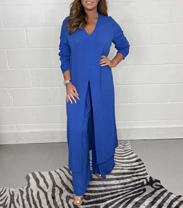 Ensemble deux pièces bleu roi avec haut à manches longues, col en V fendu et pantalon large