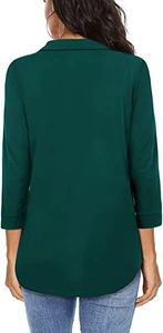 Camisa de gasa verde oscuro con cuello en V y dobladillo curvo vista trasera