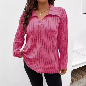 Top da donna rosa fucsia in maglia a coste con scollo a V e maniche lunghe morbide