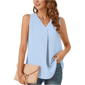 Top de chifón sin mangas para mujer en azul claro con elegante cuello en V plisado