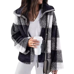 Veste à carreaux noir et blanc pour femme en polaire sherpa avec col montant et fermeture