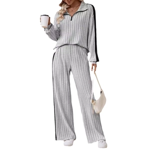 Damen Strick-Freizeitset in Grau mit halbem Reißverschluss und gestreifter weiter Hose