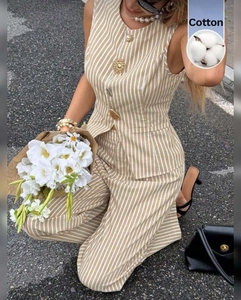 Dettaglio completo gilet e pantaloni in cotone a righe con bottoni oro vintage