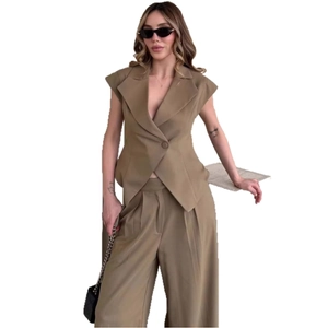 Ensemble 2 pièces kaki pour femme avec gilet sans manches et pantalon large fluide
