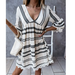 Abito Mini Bohemian Scollo a V Finiture in Pizzo Manica a Campana Stampa Geometrica Etnico Misto Cotone Linea A Vestito Corto