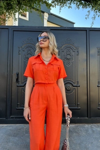 Ensemble d'été orange vif pour femmes avec chemise à manches courtes et pantalon large