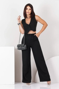 Detailansicht Damen Weste mit V-Ausschnitt und schwarzer Hose mit weitem Bein Set