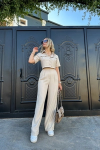 Ensemble chic femme chemise beige manches courtes et pantalon large à taille haute