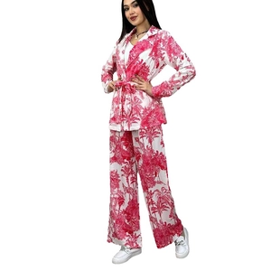 Women's 2-piece tropical print lounge set with long sleeves and wide-leg pants