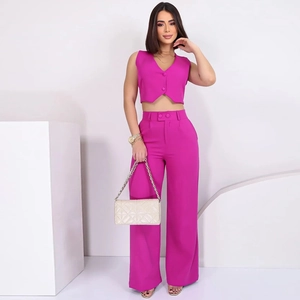 Magenta Damen-Zweiteiler mit V-Ausschnitt Weste und hochtaillierter Hose mit weitem Beinverlauf