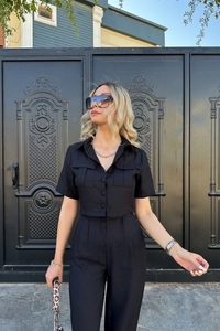 Ensemble chic deux pièces noir avec chemise courte manches courtes et pantalon taille haute