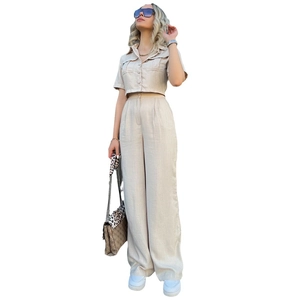 Ensemble 2 pièces femme haut court beige et pantalon large taille haute pour l'été décontracté