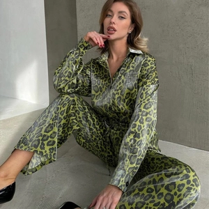 Tenue Femme Top And Bottom Imprimé Léopard Décontractée Mode Chemise Manches Longues et Pantalon Vert Rose Rouge