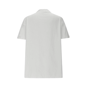 Détail arrière du t-shirt blanc ample en coton et lin avec col en V et manches courtes