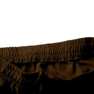 Gros plan détaillé de la taille élastique et des coutures du pantalon décontracté marron