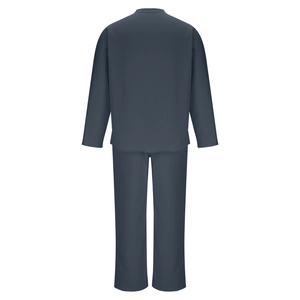 Vue détaillée du dos d'un ensemble de détente gris foncé avec haut ample et pantalon