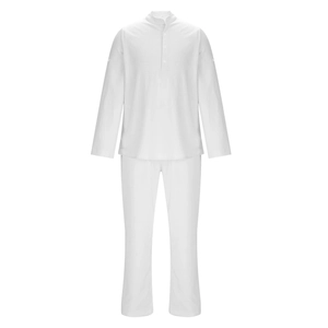 Détail de l'ensemble blanc en coton lin pour homme montrant le col officier et la texture
