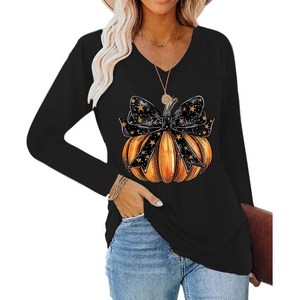 T-shirt femme col en V manches longues noir avec imprimé citrouille et nœud étoilé