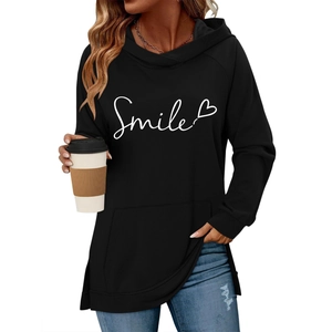 Sweat à capuche noir femme avec imprimé Smile blanc, cœur et poche kangourou