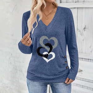 Elegant V-neck long sleeve tee in dark blue heather with heart print and button trim