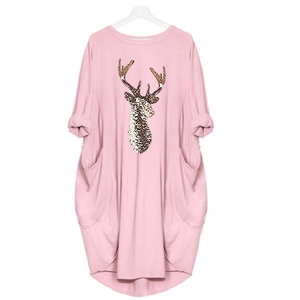 Robe rose ample à manches longues avec imprimé tête de cerf élégant et poches latérales