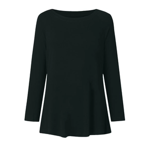 T-shirt noir à manches longues pour femmes avec col rond et manches raglan à plat