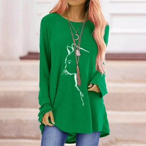 Elegant grass green long sleeve T-shirt with white cat print and irregular hem