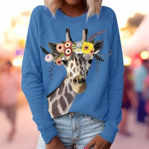 Felpa blu girocollo da donna con stampa a colori di giraffa con ghirlanda di fiori