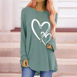 T-shirt à manches longues vert sauge avec imprimé cœur et col rond décontracté