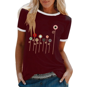 T-shirt bordeaux da donna con stampa floreale colorata e bordi bianchi a contrasto