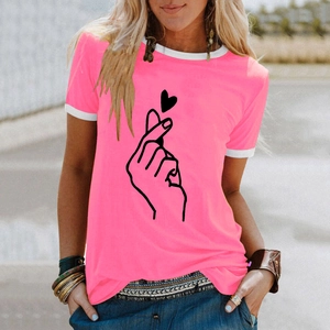 Pink crewneck T-shirt with heart gesture print and white contrast trim for women