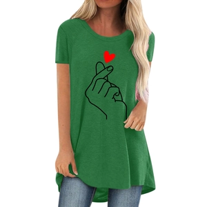 Detail of the casual dark green t-shirt with heart finger print and curved hem design
