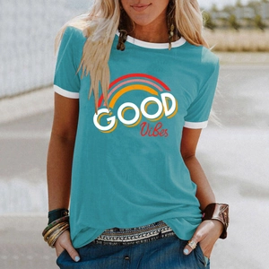 T-shirt femme bleu sarcelle avec imprimé arc-en-ciel et slogan GOOD VIBES style décontracté