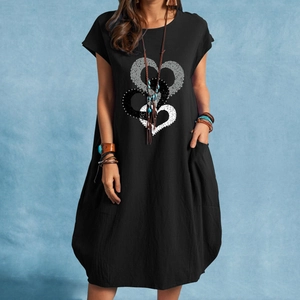 Robe élégante en coton et lin noir avec imprimé cœurs et poches latérales