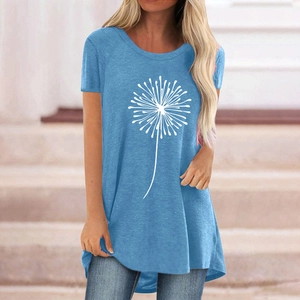 T-shirt bleu clair pour femme avec imprimé pissenlit blanc et ourlet incurvé chic