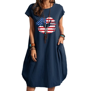 Dunkelblaues Baumwoll-Leinen-Maxikleid mit US-Flaggen-Lippendruck und Taschen