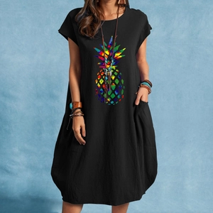 Loses schwarzes Baumwolle-Leinen-Kleid mit buntem Ananas-Druck und Seitentaschen