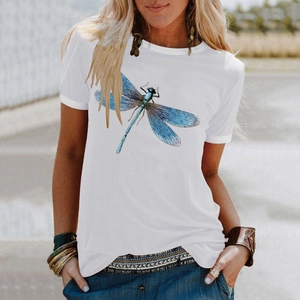 Gros plan d'un t-shirt blanc col rond avec imprimé libellé bleue réaliste pour femme