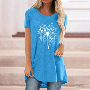 T-shirt blu a maniche corte con stampa a dente di leone e scollo rotondo da donna