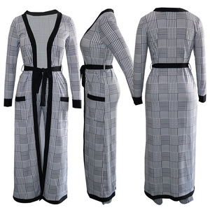 Viste dettagliate del cardigan lungo in maglia da donna con motivo pied de poule e cintura