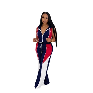 Ensemble 2 pièces sport femme avec gilet à capuche zippé et pantalon large en mesh