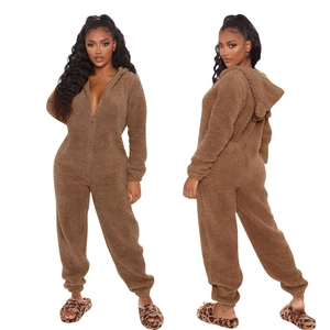 Combinaison pyjama à capuche en polaire pelucheuse marron pour femme avec fermeture éclair