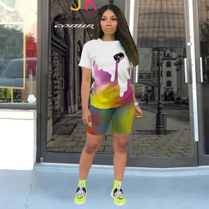 Ensemble 2 pièces sport pour femme avec t-shirt imprimé peinture et short cycliste tie-dye