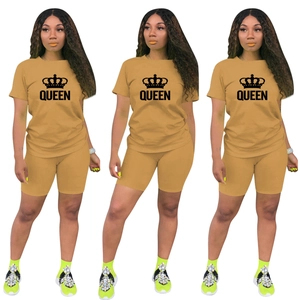 Ensemble de sport deux pièces jaune gingembre pour femme avec t-shirt et short Queen